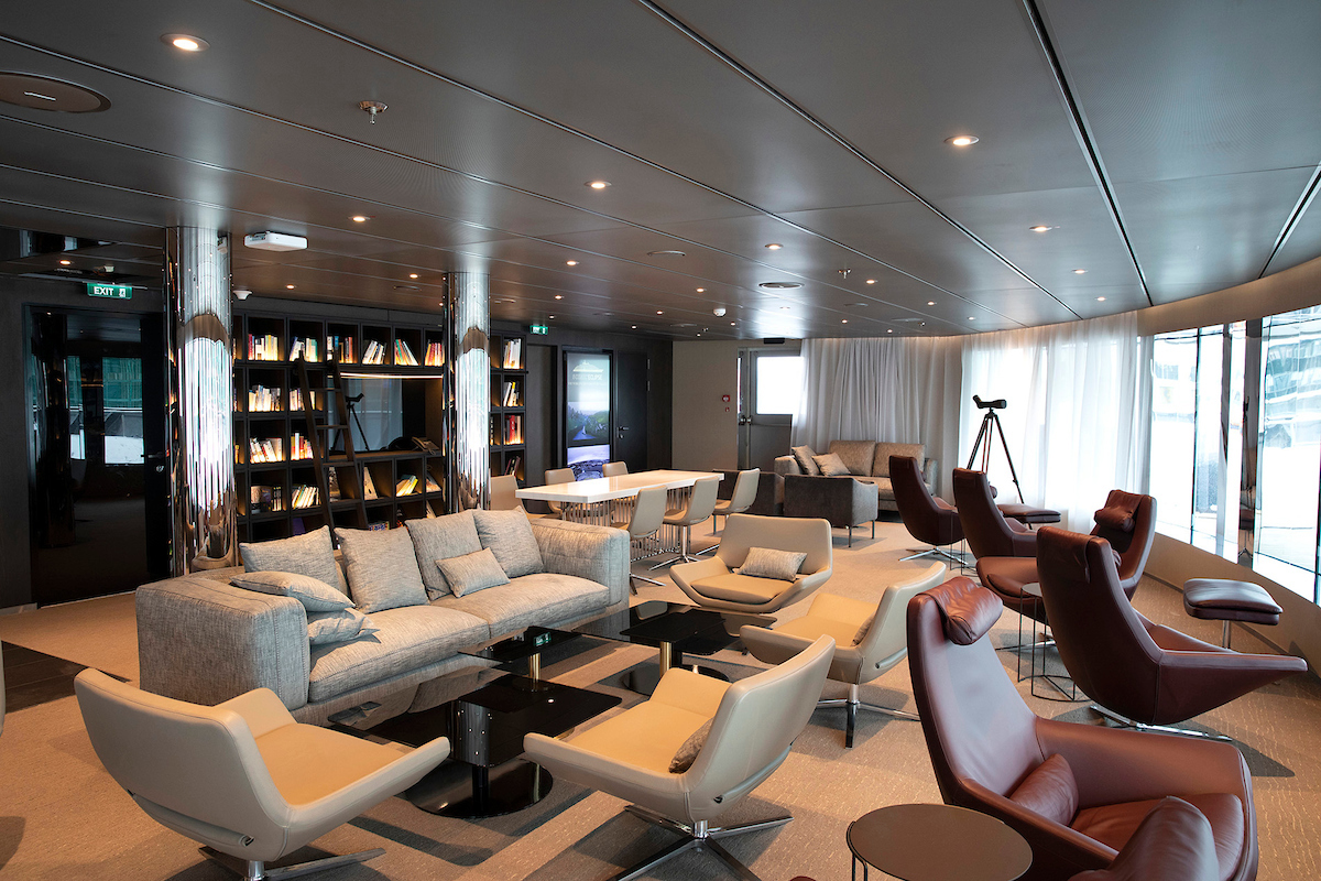 Scenic Eclipse - Observation Lounge - 10.jpg